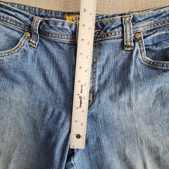 Lexi Denim Shorts Bermuda Size 12 (W34 L16) Medium Wash Embroidered Back Pocket - Picture 6 of 12